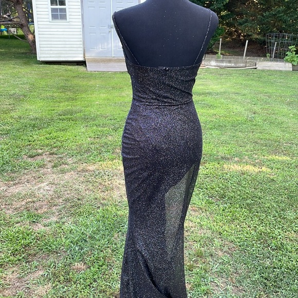 Black jaw drop dress🖤⚫️ - Picture 3 of 3